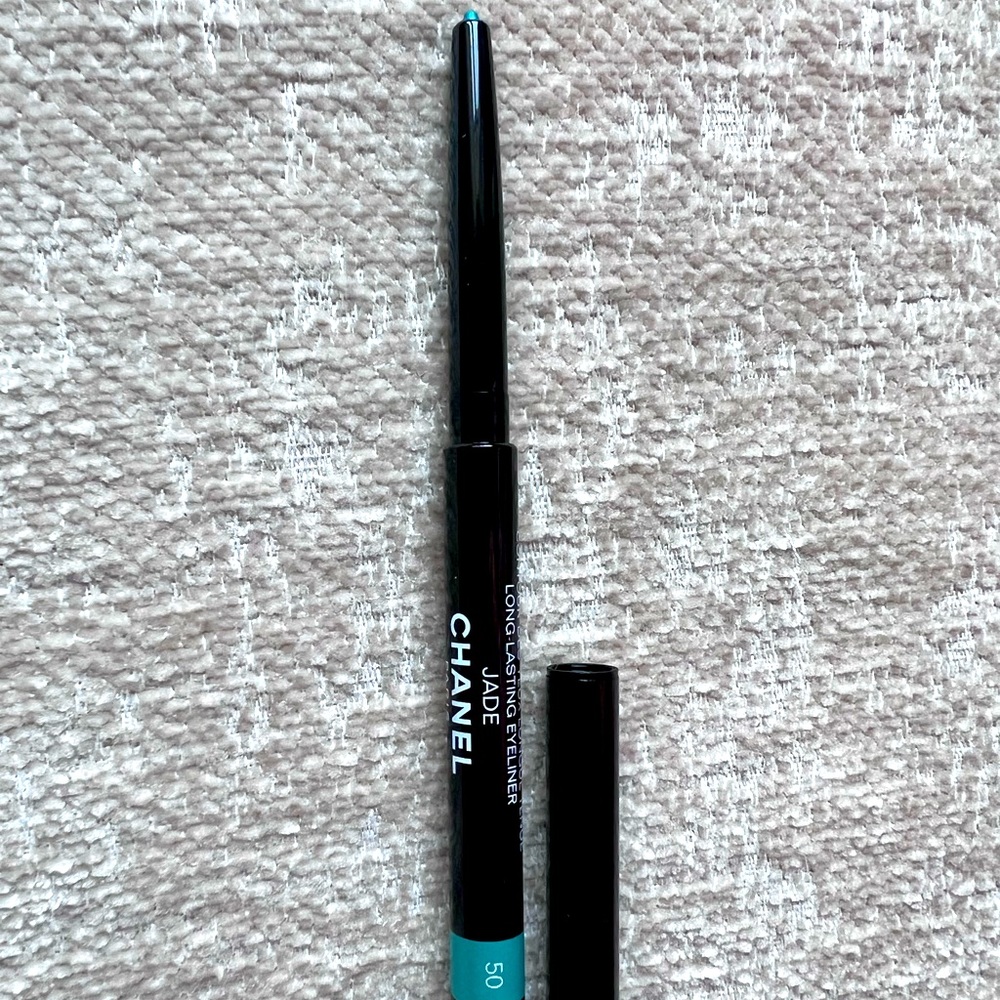 CHANEL Waterproof Eyeliner Rare Limited Edition Color
JADE
New without box
